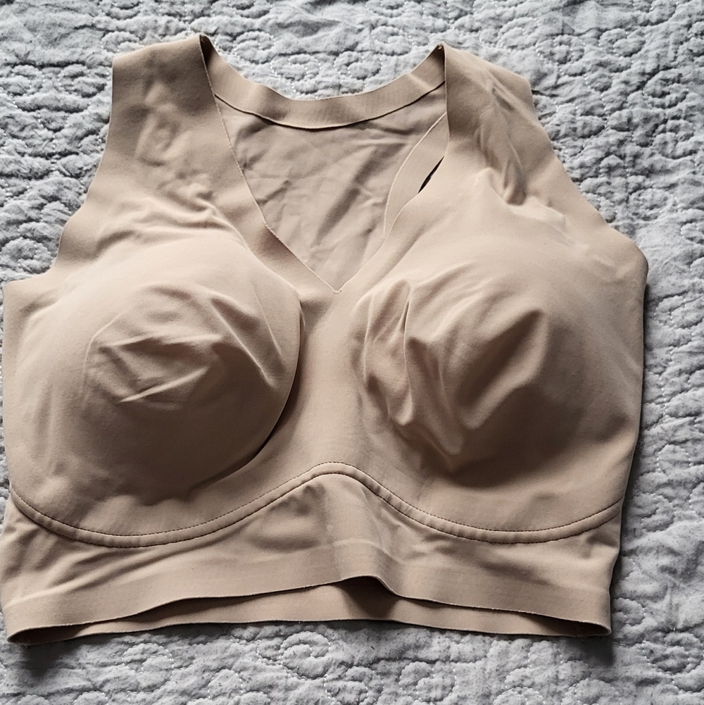 True & Co. V-Neck Cream Bra